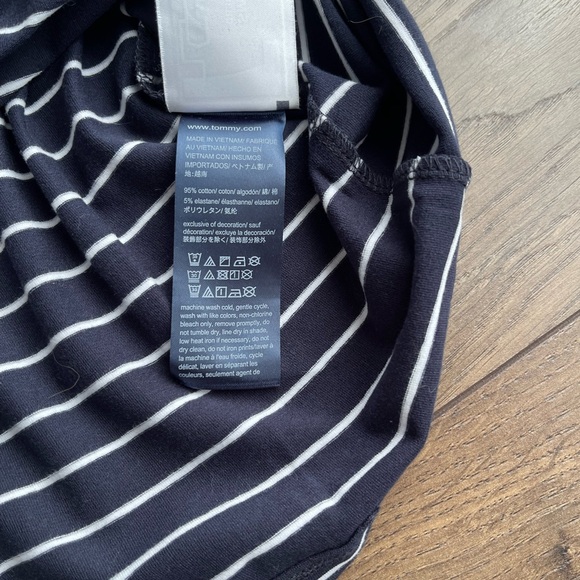 New Tommy Hilfiger Top - Picture 2 of 5